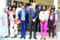 L’ambassadeur de la République de Turquie au Gabon posant avec les agents de la mairie et le personnel du Centre de santé de Mindoubé, le 24 février 2026. © D.R.