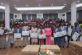 Photo de famille lors de la remise des équipements. © Com. gouvernementale