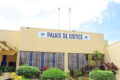 Vue de la façade principale du Palais de justice de Libreville. © GabonReview