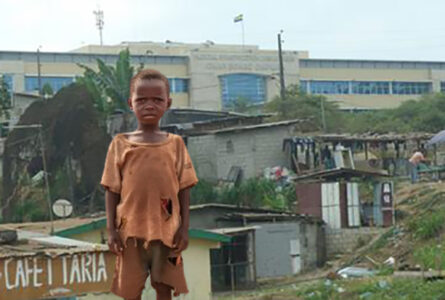 Un quartier de Libreville. Derrière la capitale du pays le plus riche d'Afrique centrale, 20 % des habitants vivent sous le seuil de pauvreté. ©GabonReview :DW/C.-M. Kostmann