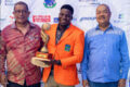 L’Administrateur directeur général d’Eramet-Comilog, le vainqueur de l’open, le Zimbabwéen Chinhoi Robson, et le gouverneur du Haut-Ogooué, Jacques Denis Tsanga. © D.R.