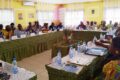 Les Conseillers municipaux de la Commune de Tchibanga planchant sur les dossiers lors du Conseil. © AGPGabon