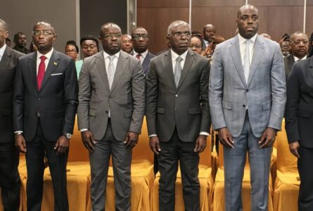 Quelques-uns des membres du gouvernement présents à la cérémonie de présentation de l'enquête. © GabonReview