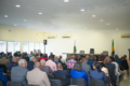 La salle de réunion du siège de l’UDB à La Sablière, ce jeudi 23 avril, avant l’arrivée du président fondateur, Brice Clotaire Oligui Nguema. © GabonReview