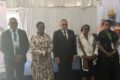 Les officiels, dont la ministre des Affaires socialeset le DG de la CNSS (2e et 3e en partant de la gauche). © Facebook/Ginews Express