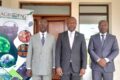 (en partant de la droite) Le DG d'Agropag, le ministre de l'Agriculture et le PCA de la société, lors de leur installation, en mars 2026.  © Gabonactu.com
