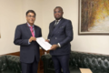 New Delhi, 27 mai 2026. Deux jours après son arrivée en Inde, l'ambassadeur gabonais Aurélien Mintsa Mi-Nguema remet ses copies figurées au ministère des Affaires étrangères : sa mission est officiellement ouverte. © D.R.