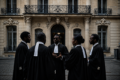 À Paris, les conseils du Gabon montent au front : Libreville cherche à faire annuler les protocoles signés avec Santullo et Webcor, avant une audience décisive le 7 septembre. © GabonReview / Illustration IA
