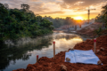 Sur les rivières du Sud gabonais, les barrages d'Irouba et d'Egoumbi doivent apporter 54,5 MW supplémentaires à un réseau électrique à bout de souffle. © GabonReview / Illustration IA