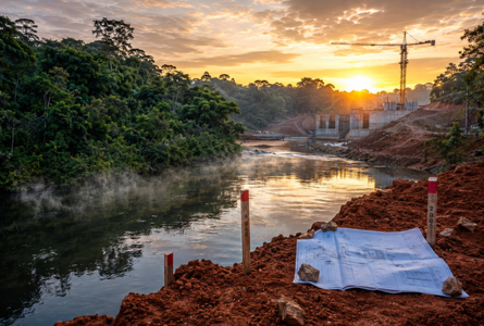 Sur les rivières du Sud gabonais, les barrages d'Irouba et d'Egoumbi doivent apporter 54,5 MW supplémentaires à un réseau électrique à bout de souffle. © GabonReview / Illustration IA