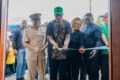 Le ministre des Eaux et Forêts, Maurice Ntossui Allogo procédant à l’inauguration de la base provinciale d’atténuation, le 18 mai 2026 à Koulamoutou. © D.R.