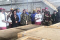 Brigitte Onkanowa lors de la visite de la base logistique du Service de santé militaire, le 28 mai 2026. © D.R.