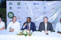 Le président du Golf Club de Libreville, Cédric Yenot (micro), et ses sponsors face à la presse, le 20 mai 2026 à Libreville. © GabonReview