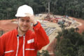Chantier pétrolier de Maurel & Prom au Gabon (en arrière-plan) : c'est ici, dans le sous-sol gabonais, que se joue l'essentiel de la fortune du groupe français. © Photomontage GabonReview