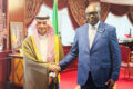 Le président de l’Assemblée nationale, Michel Régis Onanga M. Ndiaye et l’ambassadeur Royaume d’Arabie Saoudite, Farraj Nin Nader, le 4 mai 2026, à Libreville. © D.R.