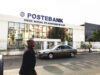 Les épargnants de Postebank attendent toujours. Le Conseil des ministres du 22 mai a reconnu que la crédibilité de l'État est engagée. © GabonReview
