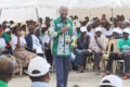 Séraphin Moundounga, le tout premier président de la CNDPC, lors d’une causerie politique sous les couleurs de l’UDB dans le 4e arrondissement de Libreville. © GabonReview