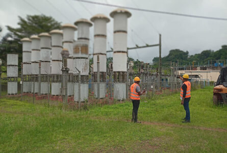Après trois ans d'arrêt consécutifs à l'inondation de novembre 2023, la centrale de Bongolo retrouve progressivement sa pleine capacité de production, au bénéfice de cinq villes du Sud-Gabon. © SEEG