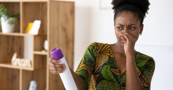 Gabon : «Super Rambo», un insecticide composé à 99 % de kérosène retiré ...