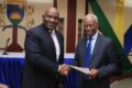 Le maire d’Owendo, Arnaud Sandri Nombo (à gauche) et son homologue de Libreville, Eugène Mba, le 28 mai 2026, à Libreville. © D.R.