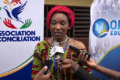 Claudine Aïsha Tsoumbou, présidente de l'association Réconciliation, en campagne de sensibilisation dans le chaudron de Kinguélé. © GabonReview (capture d’écran)