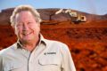 La brindille devenue colosse, Andrew «Twiggy» Forrest, milliardaire australien, fondateur de Fortescue et de la Minderoo Foundation : l'homme qui veut transformer la forêt gabonaise en l'une des plus grandes mines de fer du monde. © GabonReview (montage)