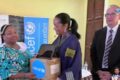 La ministre d’Etat recevant le lot des tablettes de la représentante résidente de l’Unicef au Gabon, le 12 juin 2026. © GabonReview (Capture d’écran)