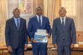 Le vice-président du gouvernement, Hermann Immongault, le ministre délégué au Budget, Marc Abeghe (à gauche), et le président de la FEG, Alain-Claude Kouakoua, le 22 juin 2026, à Libreville. © Communication VPG
