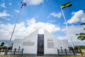 Le «Mur des Souvenirs», inauguré le 24 novembre 2025 au pont de Gué-Gué, à Libreville, rend hommage aux combattants des deux camps de la bataille de novembre 1940. © D.R.