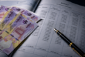Le PLFR 2026, adopté en Conseil des ministres le 22 mai, autorise à son article 97 un emprunt obligataire de 857,85 milliards de francs CFA confié à Société Générale… sans aucune annonce publique. © GabonReview/ Illustration IA