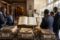 Comment faire fonctionner un régime avec des instruments conçus pour un autre ? Cette situation n’appelle pas une révision constitutionnelle. Elle exige un travail d’adaptation juridique et administratif… Avant de modifier un texte, il faut commencer par l’appliquer. © GabonReview/Illustration IA