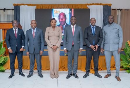 Responsables de Sika Finance et autorités gabonaises, le 4 juin 2026 à Libreville. © D.R.