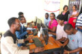 Des étudiants de l’UOB procédant aux inscriptions sur la plateforme, le 15 juin 2026. © GabonReview