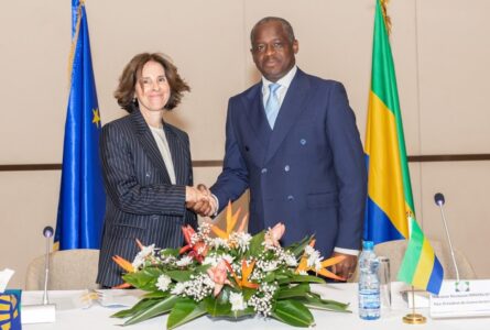 L’ambassadrice de l’Union européenne au Gabon, Cécile Abadie, et le vice-président du gouvernement gabonais, le 8 juin 2026, à l’occasion de l’ouverture du Dialogue de partenariat Gabon–Union européenne, organisé à Libreville. © D.R.