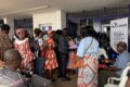 Des épargnants lors de la campagne de recensement, à Libreville. © Gabonactu.com