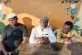 Le chef de quartier Gabriel Obiang Otogho accompagné de quelques membres du Collectifs. © GabonReview