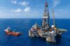 le puits a enregistré un débit initial supérieur à 8 000 barils bruts de pétrole par jour, soit environ 4 700 barils nets par jour revenant à Vaalco Energy. © GabonReview/ Illustration IA