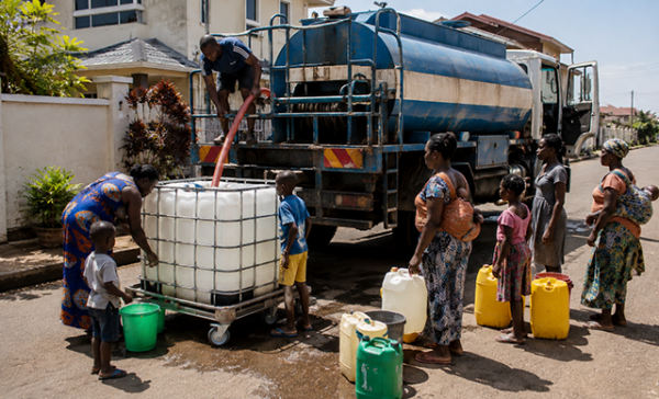 Eau à Libreville : 4 000 FCFA sur le papier, 10 000 au téléphone