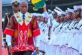 À Accra, Brice Clotaire Oligui Nguema fait de son boubou bien plus qu'une tenue officielle : un manifeste visuel où le Gabon s'affiche dans les couleurs de ses traditions, ses symboles et son identité. © Communication présidentielle Gabon