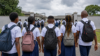 Uniforme réglementaire, coiffures diverses : la question que pose la pétition. (Illustration générée par IA) © GabonReview