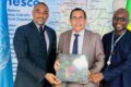Les responsables de AmazingGabon et le représentant réside t de l’Unesco, le 4 juillet 2026. © D.R.