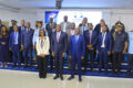 Le ministre de l’Économie numérique, Mark-Alexandre Doumba, posant avec les participants aux travaux. © GabonReview