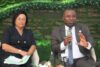 Le 6ᵉ adjoint au maire de Libreville, Félix Andy Makindey Nze-Nguema (micro), pendant la conférence de presse. © D.R.