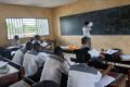 Des élèves dans une salle de classe au Gabon. © D.R.
