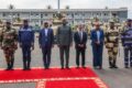 Les officiels, dont le président de la République et le diplomate émirati, lors de la cérémonie de remise officielle des blindés, le 27 juillet 2026, à Libreville. © Communication présidentielle
