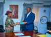 Remise officielle des conclusions de l'audit : Alberto Wenceslas Mounguengui Moudoki (ANINF), à droite, et le Pr Béatrice Yvette Nguema Edzang (CNAMGS), le 12 août 2026 à La Sablière. © D.R.