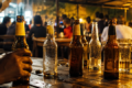 Très consommée au Gabon, la bière a pourtant sa journée mondiale... que presque personne ne connaît. (Illustration générée par IA). © Gabonreview