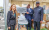 Brice Clotaire Oligui Nguema, le directeur général du CHUL et le ministre de la Santé, lors de la remise des équipements, le 12 août 2026. © Communication présidentielle