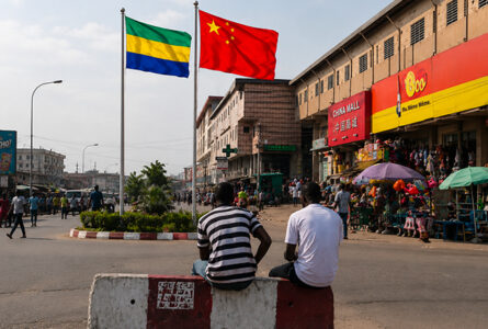 Gabon-Chine : au-delà d’une présence devenue familière dans le paysage économique gabonais, Pékin bénéficiait en 2024 d’une perception favorable auprès de 61 % des personnes interrogées par Afrobarometer. © (Montage) GabonReview/Tiktok/Sans_Rivale