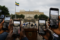 Entre la verticalité des institutions et l’horizontalité des réseaux sociaux, le défi est désormais de faire vivre un débat public où l’autorité n’étouffe pas la parole et où la liberté ne dispense pas du respect. © GabonReview (montage)